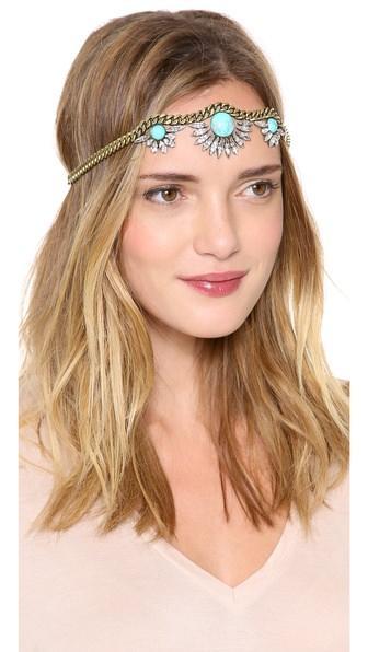 Lovely Hair Accessories to Opt For This Season 