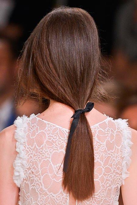 How to Style Undone Low Ponytail 