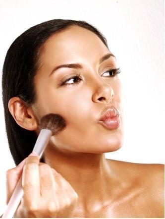Contouring: Your Way to a Slimmer Face